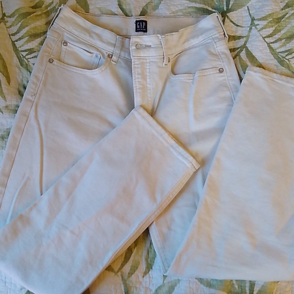 💫3 for $13 Gap cheeky straight jeans 28